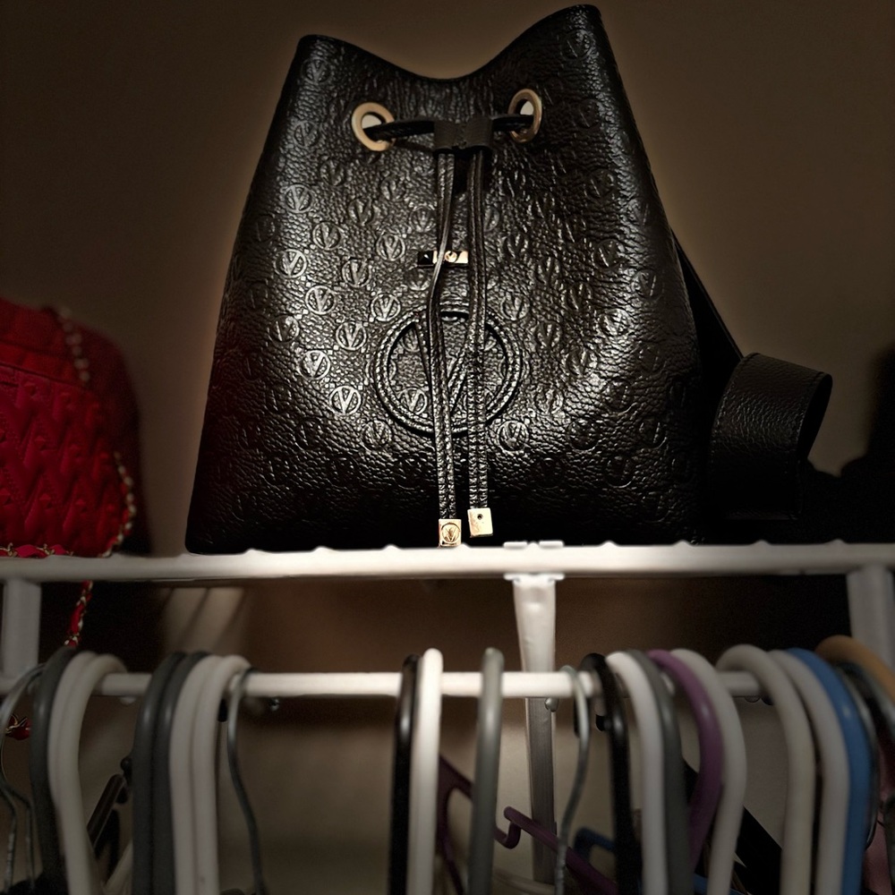 Elegant Black Textured Women's Bag